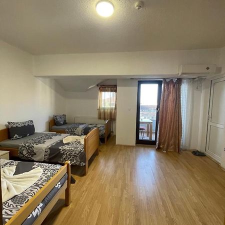 Ela Hostel Prizren Exteriör bild