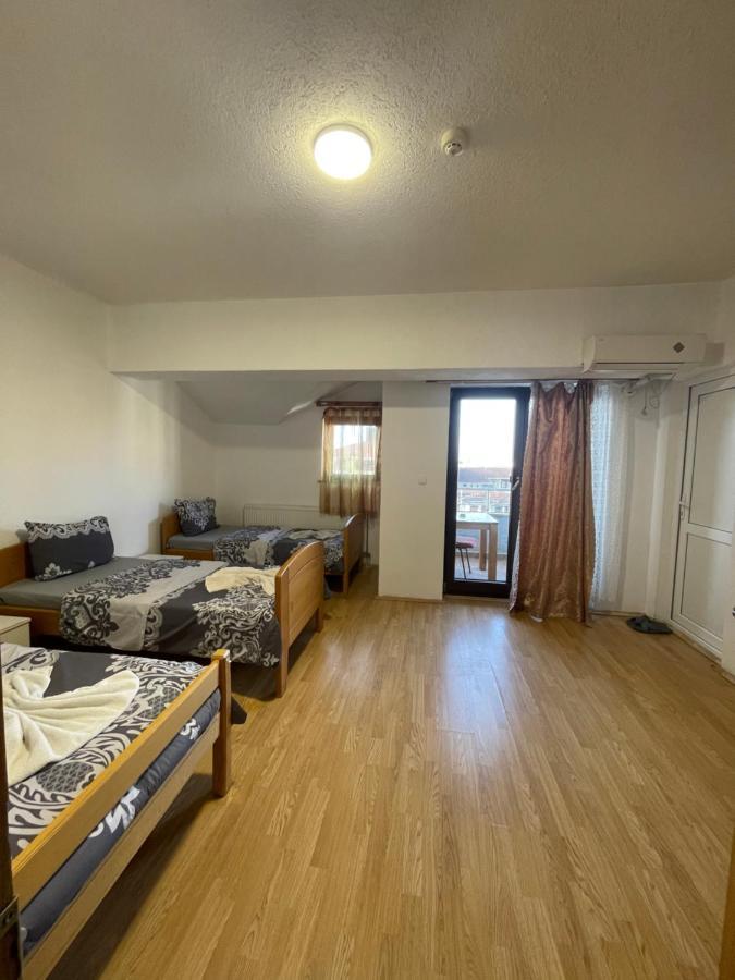 Ela Hostel Prizren Exteriör bild